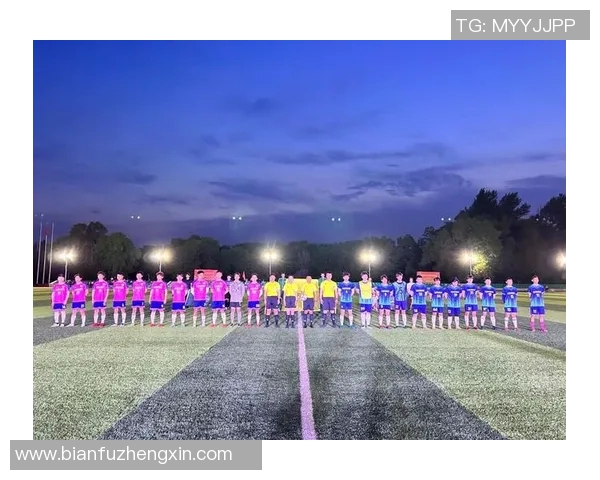 年青人挑战曼联的勇气与激情在绿茵场上绽放的青春风采 年青人挑战曼联的勇气与激情在绿茵场上绽放的青春风采